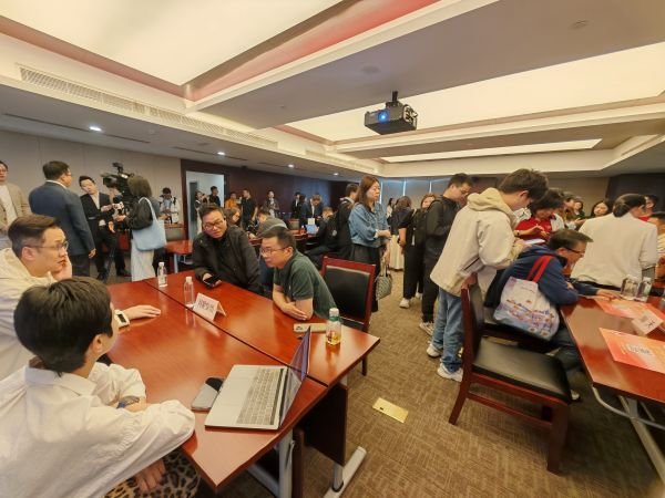 1号配资 力挺外贸企业拓内销，上海多部门亮出政策“工具箱”｜稳外贸布新局