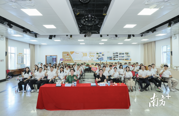 亚投金融 滋养扎根基层的情怀抱负